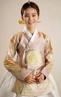 Korean Hanbok, Korean Traditional, Korean Dress, Traditional Dress, Fashion Korean, Traditional Dresses, Traditional Outfits, Korean Fashion