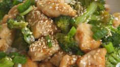 chicken and broccoli stir fry with sesame seeds