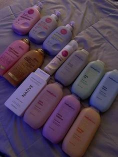 #selfcare #bodywash #methodbodywaah #eos Cottage Body Wash, Body Shower Products, Eos Body Wash, Eos Coconut Waters Combo, Eos Lotion Aesthetic, Coconut Hygiene Products, Ogx Body Wash, Method Body Wash