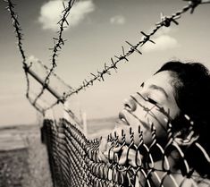 Résultat de recherche d'images pour "freedom conceptual photography" Foto Art, Barbed Wire, Story Inspiration, Black N White, Character Inspiration, The Sky, Photo Art, Fence