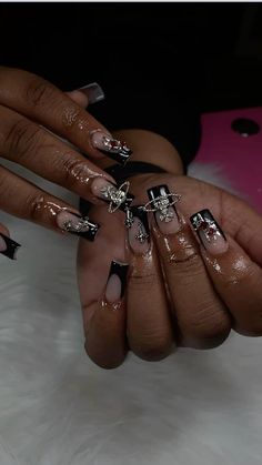 Nail Ideas Square Black, Nail Inspo Black And Silver, Black And Gold Short Nails Design, Squoval Nail Designs Ideas, Black Birthday Nails Short, Black French Tip With Charms, Short Black French Tip Nails With Charms, Black French Tips With Charms, Short Black Acrylic Nails With Charms