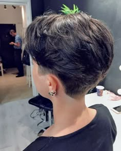 Short Trendy Haircuts For Women, Hair Styles For Fine Hair, Short Trendy Haircuts, Styles For Fine Hair, Short Shaved Hairstyles, Trendy Haircuts For Women, Short Hair Undercut