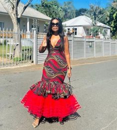 Modern South African Traditional Dresses, Zulu Traditional Attire, Chitenge Outfits, African Inspired Wedding, South African Traditional Dresses, African Traditional Wear, African Traditional Wedding Dress, Shweshwe Dresses, Casual Couture