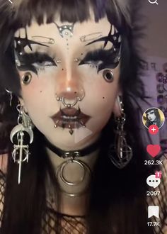 Fem Makeup, Surreal Makeup, Bambi Makeup, Goth Eye Makeup, Concert Makeup, Piercing Inspo, Work Makeup