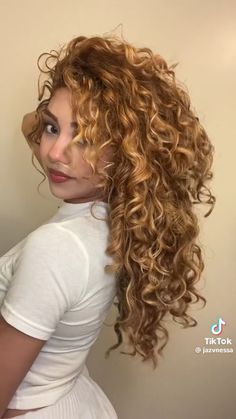 Golden Blonde Curly Hair, Feed In Braids Hairstyles, Honey Blonde Highlights, Medium Length Hair With Layers, Layered Hair