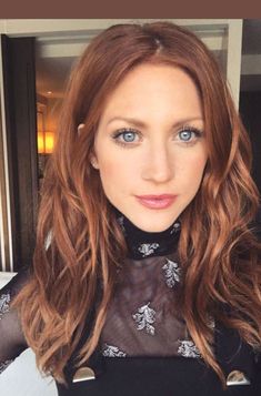 Red Brown Hair Color, Red Hair Trends, Red Hair Color Ideas, Dyed Red Hair, Red Brown Hair, Woman Hair, Hair Color Auburn, Auburn Hair, Red Hair Color