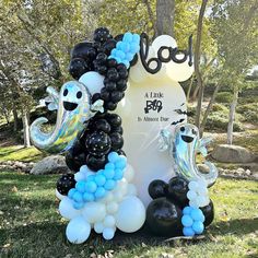 balloons are arranged in the shape of seahorses