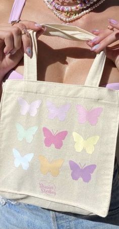 Cute Tote Bags Aesthetic, Cute Painted Tote Bags, Tote Bag Diy Paint, Tote Bag Inspo Paint, Tote Bag Art Painting, Pola Stensil, Tote Bags Painting, Totebag Painting Ideas, Tote Bag Design Diy Paint