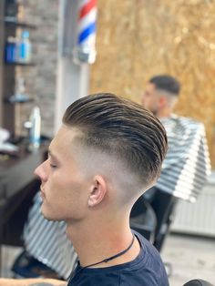 High Fade Long Top, Oblong Face Shape Men, Hairstyle For Oblong Face, Slick Back Haircut, Oblong Face Hairstyles, Oblong Face, Oblong Face Shape