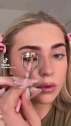 Membentuk Alis, Mekap Mata, Makeup Tutorial Eyeliner, Eye Makeup Pictures, Face Makeup Tutorial, Smink Inspiration, Pinterest Makeup, Dope Makeup, Makijaż Smokey Eye