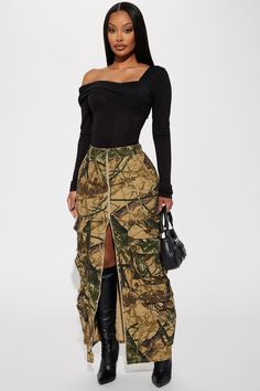 Cute Camo Outfits, Cargo Skirt Outfit, Camouflage Fashion, Trendy Outfit Inspo, Camo Skirt, Camo Outfits, Camo Fashion, Diy Skirt, Most Wanted