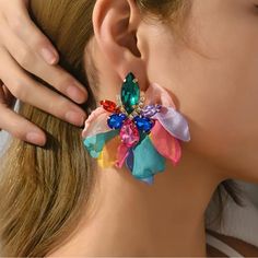 Elegant Fabric Flower Petal Earrings Sparkling Synthetic Gems Inlaid Dangle Earrings Luxury Style Ear Ornament & Jewelry Stainless Steel Ear Needle Material Music Festival, Daily & Party Occasion Statement & Colorful Earrings Bohemian Fabric, Winter Typ, Lace Earrings, Chiffon Flowers, Green Gifts, Girls Jewelry, Elegant Jewelry, Flower Petals, Flower Shape