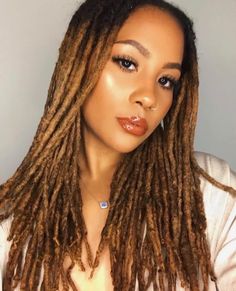 Balayage Locs, Dreadlock Color Ideas Black Women, Dredlocs Style Woman, Ombré Locs, Golden Locs, Ombre Locs, Locs Color Ideas Black Women, Locs Color