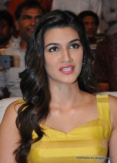 Heropanti & Dilwale actress Kriti Sanon HD Photos & Wallpapers Kriti Sanon Hd, Kriti Sanan, Kohli Wallpapers, Virat Kohli Wallpapers, Health Business, Hd Pictures, Virat Kohli, Business Technology