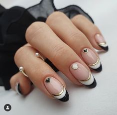 Black Wedding Nails, Maquillage Yeux Cut Crease, Nail Design Glitter, Colorful Nails, Minimalist Nails, Chic Nails, Fancy Nails, Dope Nails, French Tip Nails