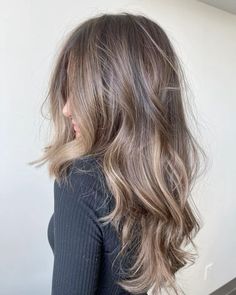 Rambut Brunette, Lighter Hair, Brunette Hair With Highlights, Brunette Balayage Hair, Brown Hair Balayage, Light Hair Color, Balayage Brunette