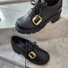 Brand New In Box, Never Worn. Thick Platform/Super Trendy! With Strap And Gold Tone Buckle Across The Top. Wednesday Addams, Dark Fashion, Flat Shoes Women, Loafer Flats, Oxford Shoes, Oxford, Loafers, Buckle, Women Shoes