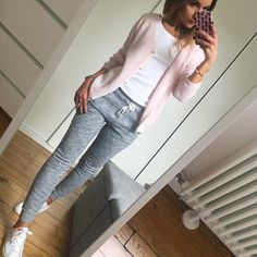 f4a4da9aa7eadfd23c7bdb7cf57b3112desc48083665ri Shirt Women Outfit, Easter Monday, Pinterest Outfits, Sport Shirt, Women Outfit, Outfits Casuales, Work Casual, Shirt Women, Daily Outfits