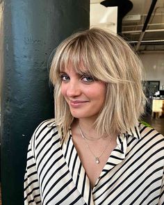 Shoulder Length Blonde Hair Styles, Collar Bone Bob Haircuts, Hairstyles Event, Hairstyles Peekaboo, Choppy Bob Hairstyles With Bangs, Hairstyles Tied, Hairstyle 360, Bangs 2023, Hairstyles 50s