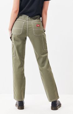 Styling Dickies Pants Women, Womens Carpenter Pants, Dickies Carpenter Jeans, Dickies Pants Women, Dickies Pants Outfits Women, Dickies Outfit, Dickies Pants