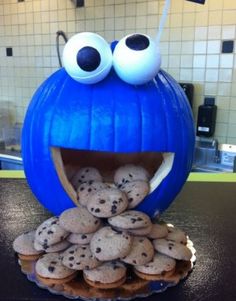 an image of cookie monster with cookies in it's mouth and the caption reads,