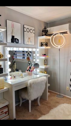 Chanel Inspired room Chanel Room Ideas Bedrooms, Chanel Aesthetic Room Decor, Chanel Room Aesthetic, Room Ideas Chanel, Chanel Aesthetic Bedroom, Fashion Designer Room Decor, Chanel Aesthetic Room, Chanel Room Ideas, Chanel Themed Bedroom