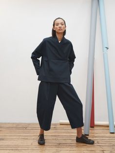 19S/S STUDIO NICHOLSON WOMENS LOOKBOOK / 스튜디오 니콜슨 / 1LDK / 원엘디케이 / 1LDK SEOUL / 원엘디케이 서울 : 네이버 블로그 Minimalist Moda, Studio Nicholson, Minimalist Capsule Wardrobe, Woman Suit Fashion, Looks Black, Japan Fashion, Suit Fashion, Maternity Clothes