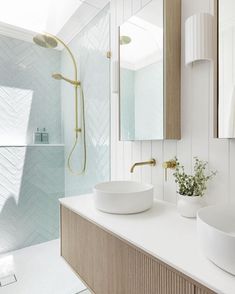 TILECLOUD | Newport Sky Blue Subway & Paddington White terrazzo | Front Porch Properties Minimalist Bathroom Decor, Coastal Bathrooms, Bathroom Redesign, Decor Baie, Upstairs Bathrooms, Bathroom Inspiration Decor, Wall Hung Vanity, Minimalist Bathroom, Decor Essentials