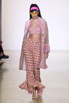 Kim Shui, Rose Print Dress, Pink Tweed, Tweed Fabric, Winter 2022, Fashion Runway, Style Mistakes, Fall 2022, Runway Looks