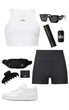 Alo Yoga Outfit, Outfits Leggins, Outfit Fitness, Aesthetic Tips, Sports Bra Outfit, Athletic Wear Womens, Bra Outfit, Girly Fits