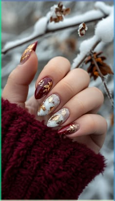 Celebrate the season with stunning Christmas nails! Our festive nail designs capture the essence of Christmas and the beauty of winter nails. Whether you're cozying up or attending a holiday party, these Christmas-themed nail designs add a touch of magic. Embrace the spirit with unique winter nails that sparkle with joy and creativity. Find your perfect Christmas nail design and make this season unforgettable. #ChristmasNails #WinterNails #Christmas #NailDesign Gel Nail Art Winter, Christmas Naildesign, Nail Art Christmas Designs, Classy Nail Art Ideas, Festive Nail Designs, Ootd Instagram, Fall Nail Art Designs, Cute Christmas Nails