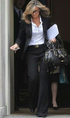 Angela Ahrendts in a chic black suit with white button down and fashion forward accessories. Woman Business Suit, Update Wardrobe, Ceo Style, Office Wear For Women, Womens Business Attire, Stylish Office Wear, Women Professional Attire, Executive Style