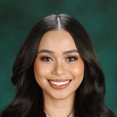 Graduation Picture Looks Makeup, Grad Pictorial Makeup, Makeup Looks For Graduation Pictures, Graduation Pictures Makeup Senior Pics, Senior Makeup Ideas Photo Shoot, Graduation Photo Makeup Ideas, Morena Makeup Filipina Graduation, Make Up For Photo Shoot Natural, Grad Picture Makeup