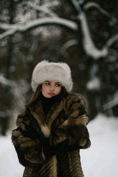 @tipaantipa Old Money Style, Winter Photography, Commercial Photography, Fashion Photoshoot, Outdoor Photography, Winter Wardrobe, Group Chat