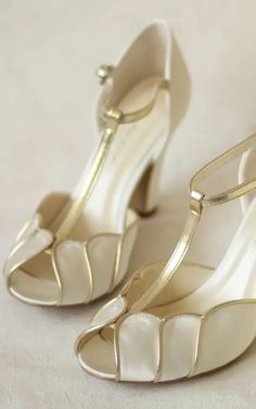 Mode Editorials, Aesthetic Shoes, Pretty Shoes, Dream Shoes, Bridal Shoes, Gatsby, Cute Shoes, Wedding Shoes, Me Too Shoes