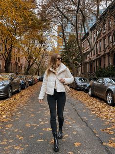 Chelsea Boots Outfit, Chunky Black Boots, Outfit Botas, Chelsea Boots Style, Fall Boots Outfit, Chunky Chelsea Boots