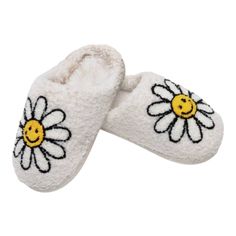 Let your kids' feet bloom with these bright and colorful Kids Daisy Slippers! These cheerful shoes come with beautiful daisy appliques, guaranteed to catch everyone's eye. They'll keep your children's feet happy and snug - perfect for warm, sunny days! Happy Daisy, Cozy Slippers, Kids Slippers, Fuzzy Slippers, Slippers Cozy, Exercise For Kids, Top Gifts, New Kids, Shoe Sale