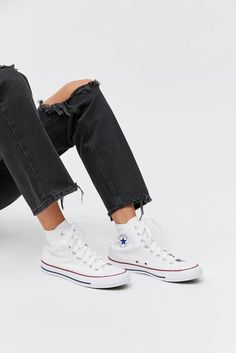 Size 8 High Tops Outfit, Perfect Sneakers, High Top Sneaker, Pinterest Fashion, Fashion Fits, Converse Chuck Taylor All Star, Sportswear Women, Womens Converse, Converse All Star