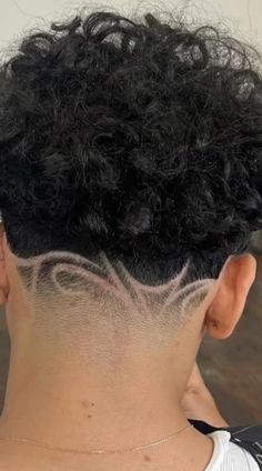 Haircuts Thick Curly Hair, Undercut Hair Designs, Taper Fade Curly Hair, Curly Hair Fade