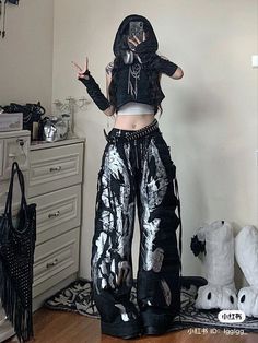 Kawaii Fashion Outfits, Tomboy Style Outfits, Emo Outfits, Y2k Outfits, Cool Fits, Swaggy Outfits, Gothic Outfits, Tomboy Fashion, Goth Outfits