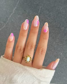 Sunrise Nails Summer, Oval Nails Ideas, Translucent Nails, Cruise Nails, Beach Sunrise, Vibrant Nails