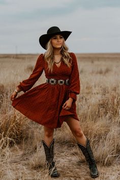 Vaquera Outfits, Country Outfits Women, Western Photography, Cowgirl Outfit, Western Clothes, Cowgirl Dresses, Wilde Westen