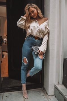 Drinking Outfit, Casual Bar Outfits, Casual Night Out Outfit, Drinks Outfits, Bar Outfits, Casual Party Outfit, Look Jean, Girls Night Out Outfits, Mom Jeans Outfit