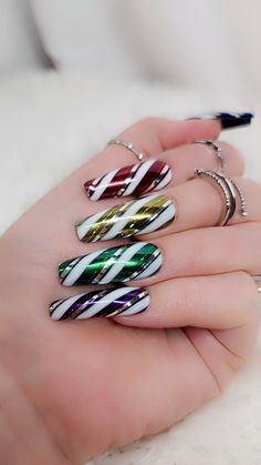 Press On Nails Application, Luxury Press On Nails, Glass Nail File, Fancy Nails Designs, Acrylic Press On Nails, Nails Christmas, Nail Brush, Glass Nails, Festival Nails