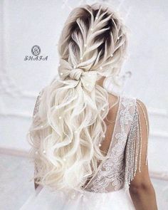 Diy Ponytail Hairstyles, Diy Ponytail, Couture Dior, Long Hair Updo, Pretty Hair Color, Wedding Hair Inspiration, Long Blonde, Wedding Hairstyles For Long Hair, Long Blonde Hair