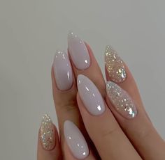 Gelx Short Oval, New Years Nails Sparkly Almond, Simple Elegant Oval Nails, Mani Nail Design, Bridal Jelly Nails, Neutral Nails Glitter Accent, Fall Wedding Nails Almond Shape, Engagement Almond Nails, Black Glitter Nails Almond Shape