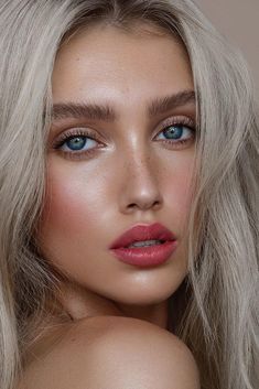 Bridal Makeup For Blondes, Blonde Bride, Wedding Hairstyles And Makeup, Coral Lips, Makeup Tip, Fashion Week Trends, Bridal Makeup Natural, Makeup For Blondes, Beauty Make-up