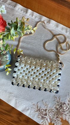 Handheld Box Bag With Pearl Handle As Gift, Handheld Box Bag With Pearl Handle For Gifts, Handheld Box Bag With Pearl Handle, Square Bags With Pearl Handle As Gift, Square Bags With Pearl Handle For Gifts, Square Shoulder Bag With Pearl Handle As Gift, Square Beaded Shoulder Bag For Gifts, Pearl White Beaded Shoulder Bag For Party, Pearl White Rectangular Shoulder Bag Gift