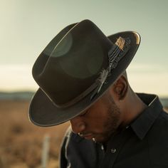 Hand distressed by Stetson's custom hat makers in Garland Texas, the 1865 Distressed Collection features three of our best selling hat styles: Open Road, Stratoliner and Whippet. The Open Road is characterized by it's signature cattleman crease hat crown, bound edge hat brim, interior leather sweatband, and narrow gros Mens Western Style, Garland Texas, Mens Outdoor Fashion, Country Gentleman, Open Roads, Grandpa Style, Mens Outdoor Clothing