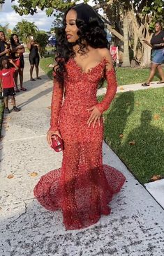 Prom Color Combos, Prom Dress With Head Scarf, Red Prom Dress Black Women, Prom Black Women, Prom Dress Black Women, Black Couple Prom, Exotic Prom Dresses, Glam Prom Dresses, Prom Attire